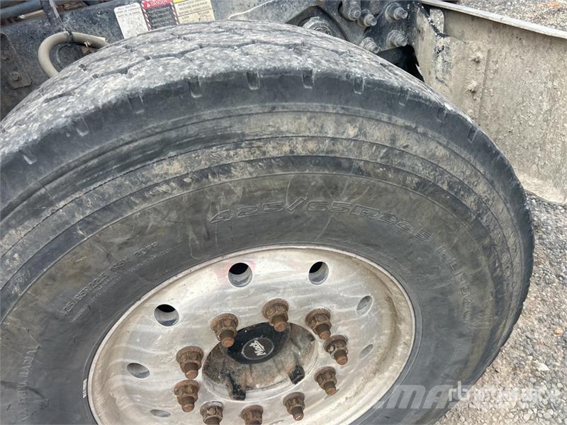 Mack GU713 10x4 Mixer Truck Avtomešalci za beton