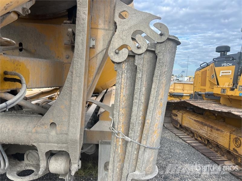 Mack GU713 10x4 Mixer Truck Avtomešalci za beton