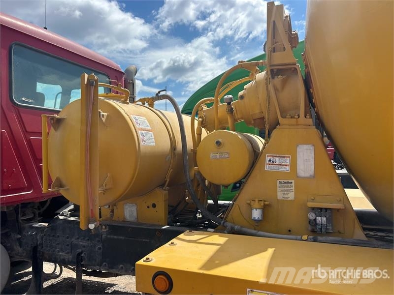 Mack GU713 10x4 Mixer Truck Kamioni mešalice za beton