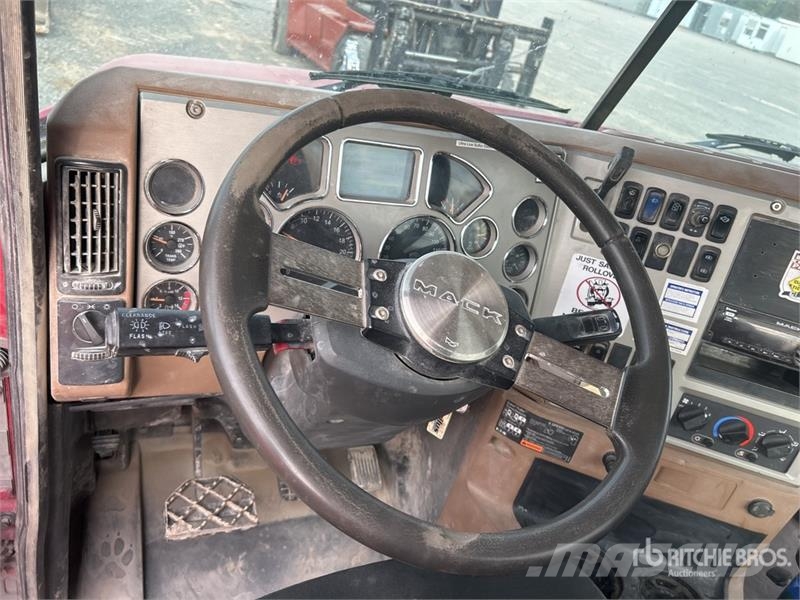 Mack GU713 10x4 Mixer Truck Avtomešalci za beton