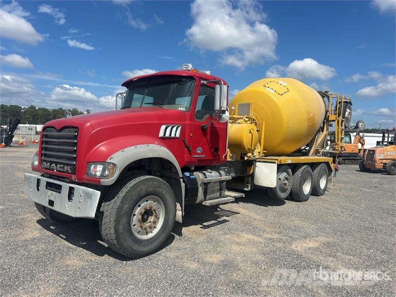 Mack GU713 10x4 Mixer Truck Kamioni mešalice za beton