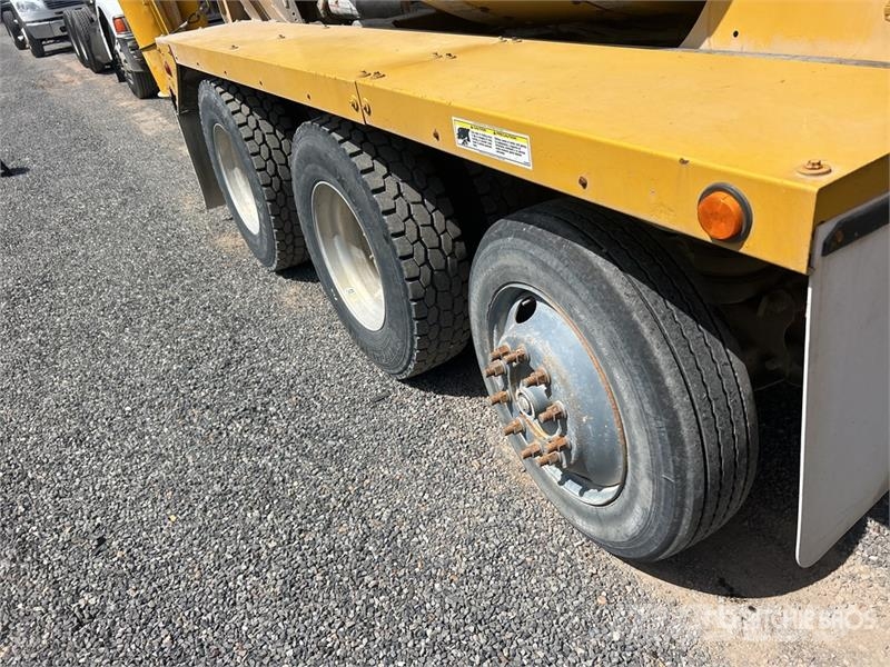 Mack GU713 10x4 Mixer Truck Kamioni mešalice za beton