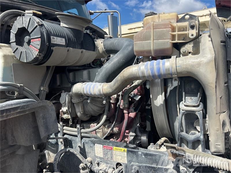 Mack GU713 10x4 Mixer Truck Kamioni mešalice za beton