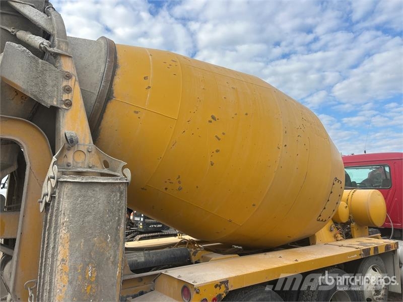 Mack GU713 10x4 Mixer Truck Avtomešalci za beton