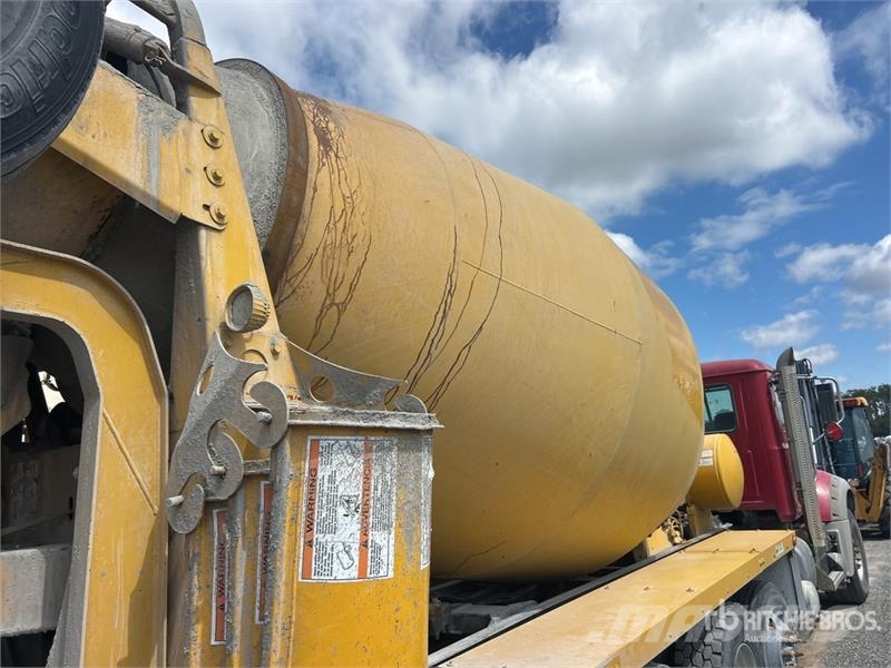 Mack GU713 10x4 Mixer Truck Kamioni mešalice za beton