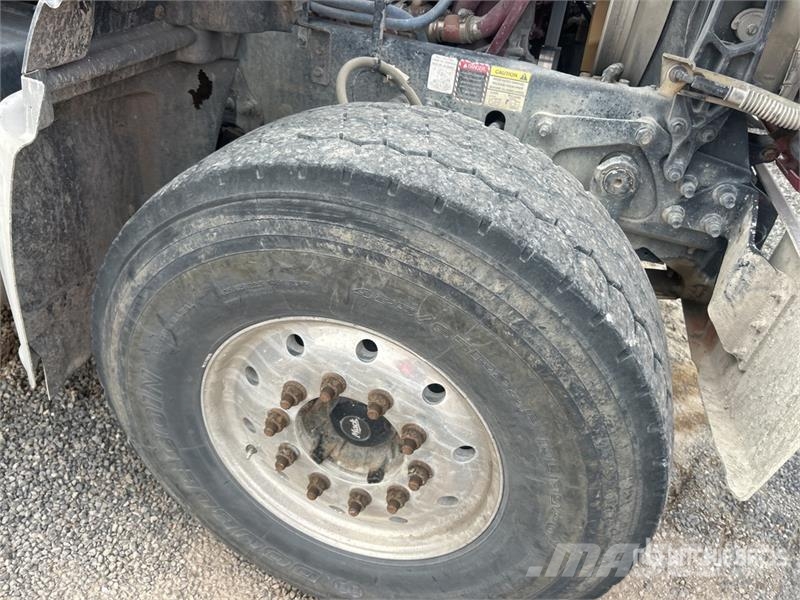 Mack GU713 10x4 Mixer Truck Avtomešalci za beton