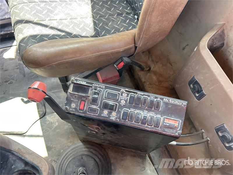 Mack GU713 10x4 Mixer Truck Kamioni mešalice za beton