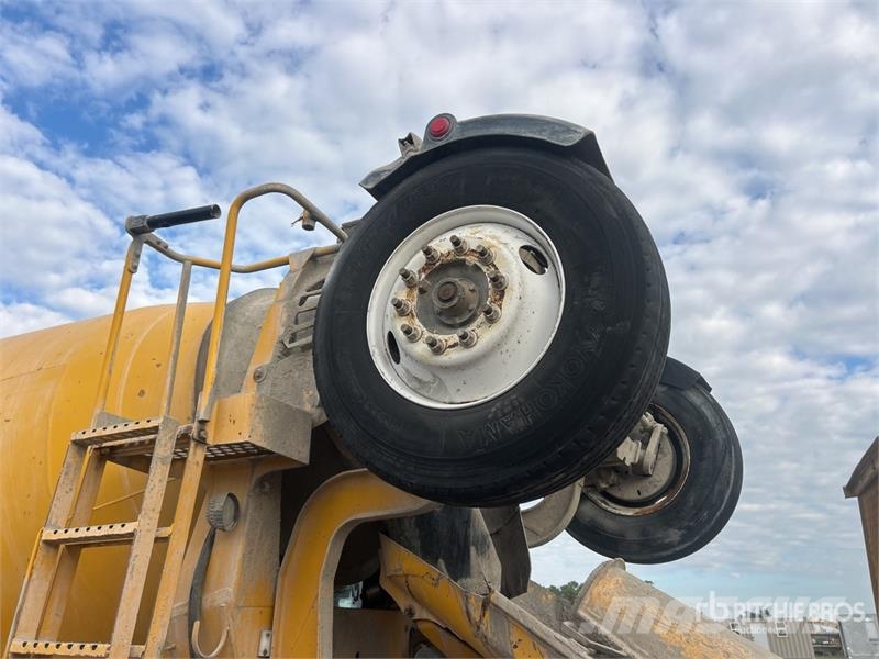 Mack GU713 10x4 Mixer Truck Avtomešalci za beton