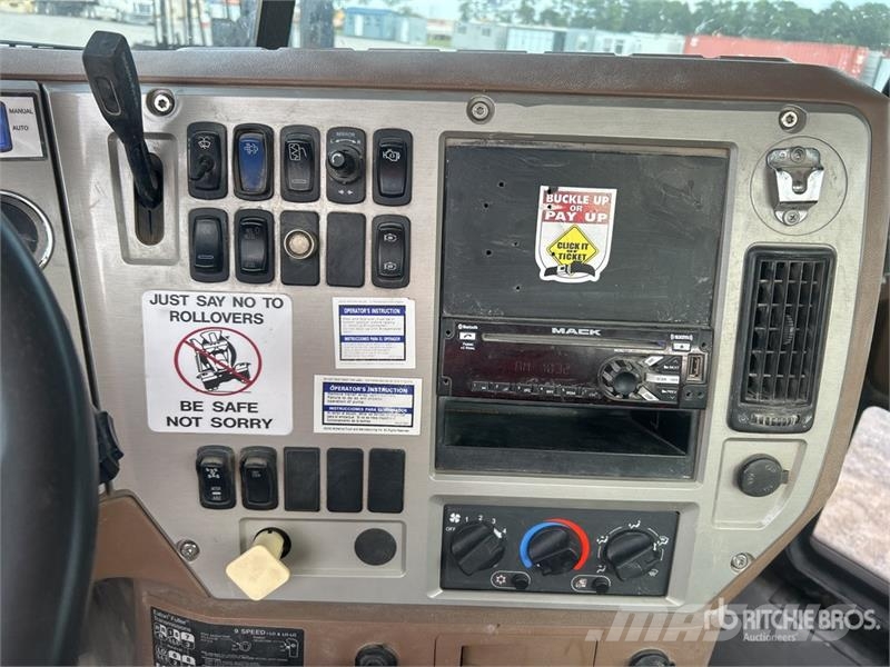 Mack GU713 10x4 Mixer Truck Avtomešalci za beton