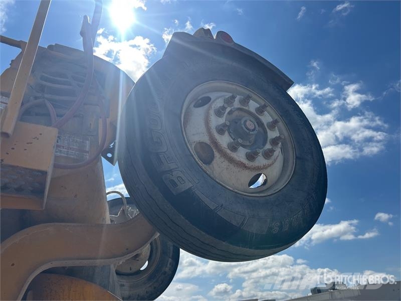 Mack GU713 10x4 Mixer Truck Kamioni mešalice za beton