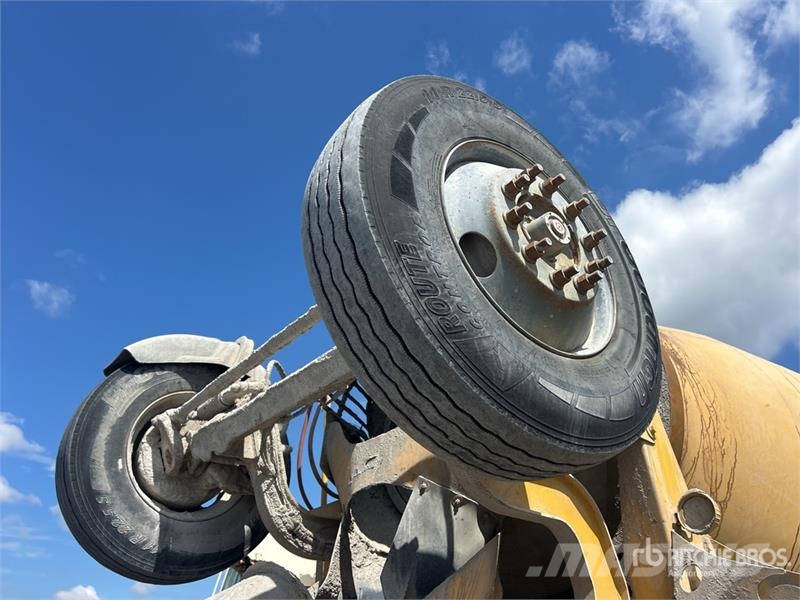 Mack GU713 10x4 Mixer Truck Kamioni mešalice za beton