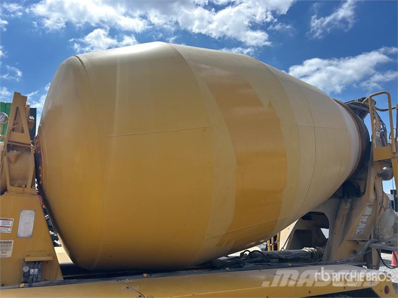 Mack GU713 10x4 Mixer Truck Kamioni mešalice za beton