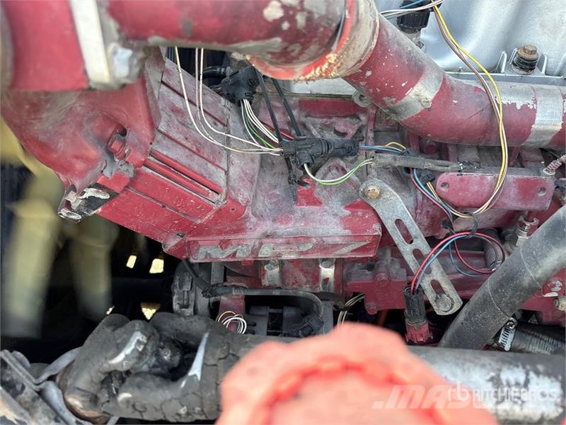Mack GU713 6x4 Cab and Chassis Cabins and interior