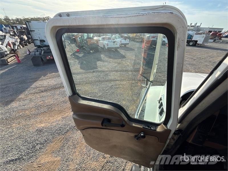 Mack GU713 6x4 Cab and Chassis Cabins and interior