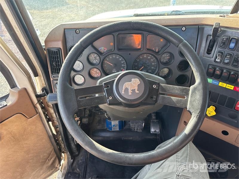 Mack GU713 6x4 Cab and Chassis Cabins and interior