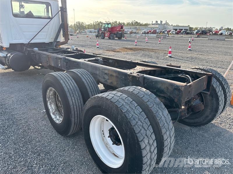 Mack GU713 6x4 Cab and Chassis Cabins and interior