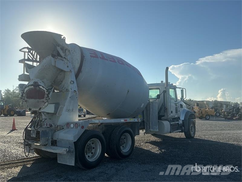 Mack GU713 6x4 Mixer Truck Concrete trucks