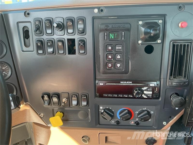 Mack GU713 6x4 Mixer Truck Avtomešalci za beton