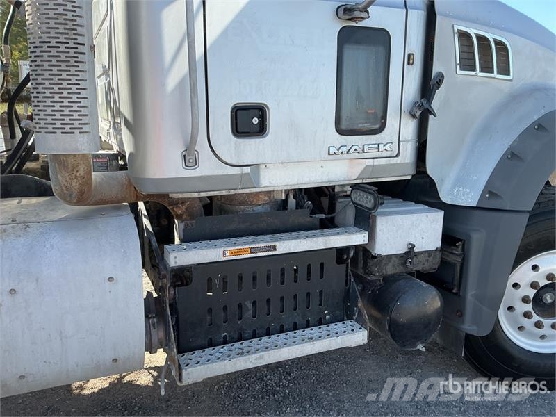 Mack GU713 6x4 Mixer Truck Avtomešalci za beton