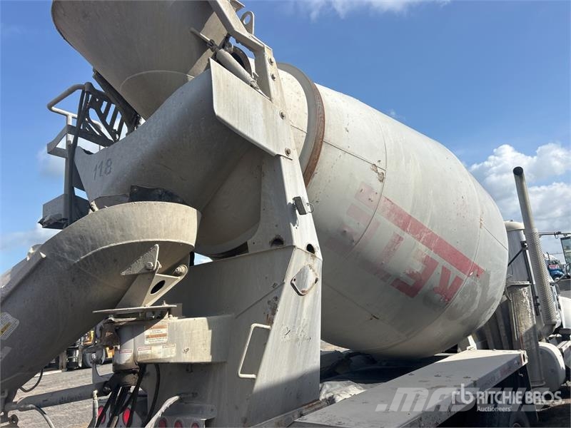 Mack GU713 6x4 Mixer Truck Avtomešalci za beton