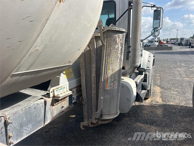 Mack GU713 6x4 Mixer Truck Avtomešalci za beton