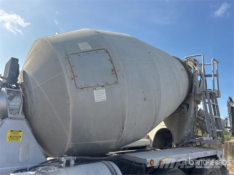 Mack GU713 6x4 Mixer Truck Avtomešalci za beton