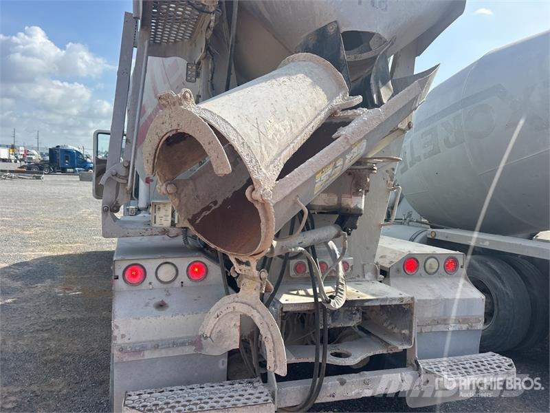 Mack GU713 6x4 Mixer Truck Avtomešalci za beton