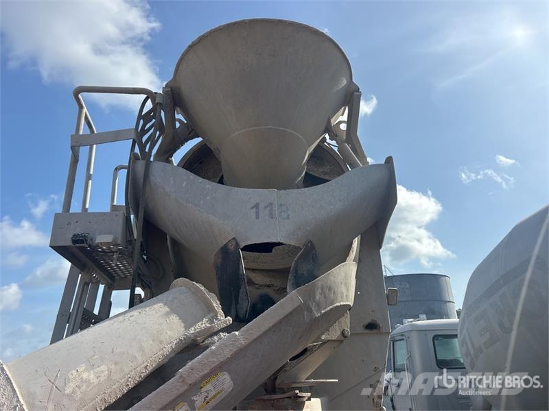 Mack GU713 6x4 Mixer Truck Avtomešalci za beton