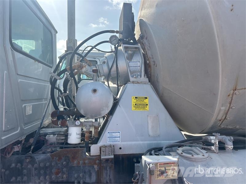 Mack GU713 6x4 Mixer Truck Avtomešalci za beton