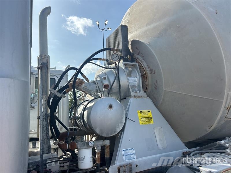 Mack GU713 6x4 Mixer Truck Avtomešalci za beton