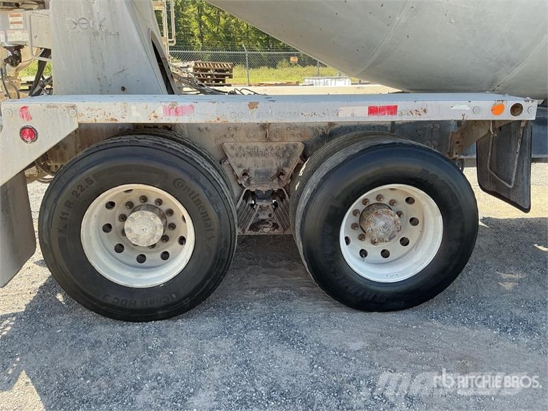 Mack GU713 6x4 Mixer Truck Avtomešalci za beton