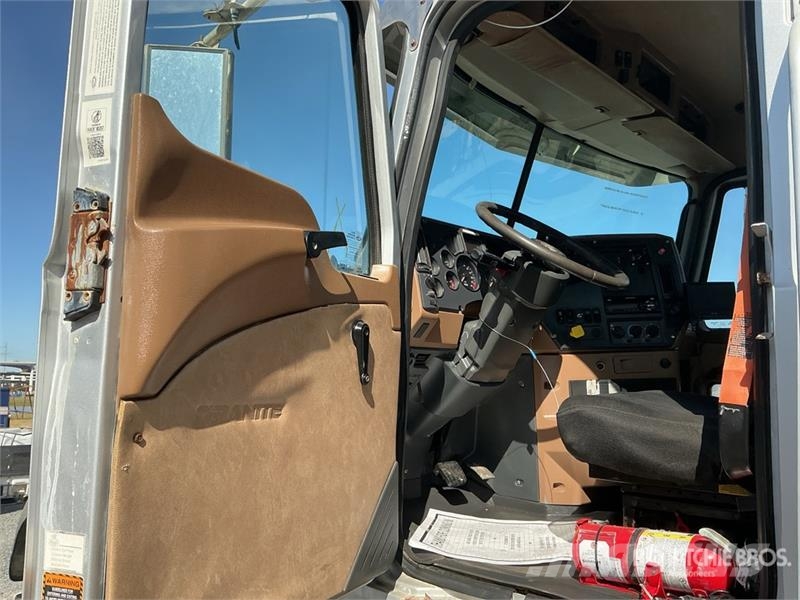 Mack GU713 6x4 Mixer Truck Avtomešalci za beton
