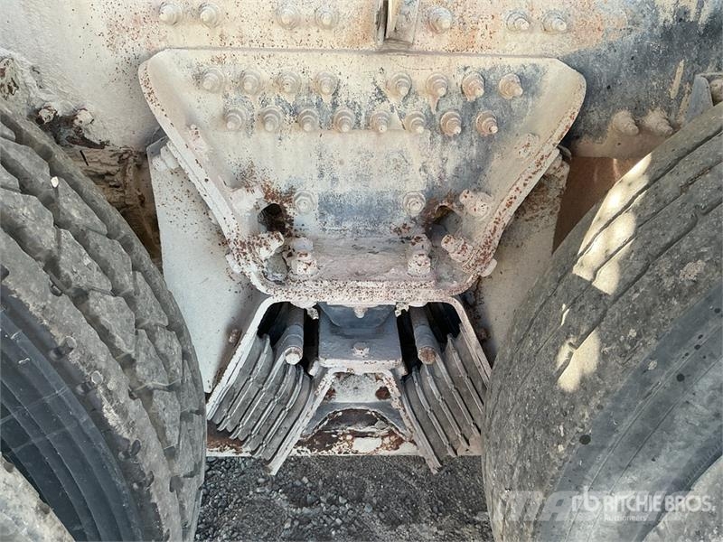 Mack GU713 6x4 Mixer Truck Avtomešalci za beton
