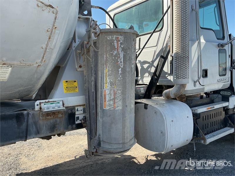 Mack GU713 6x4 Mixer Truck Avtomešalci za beton