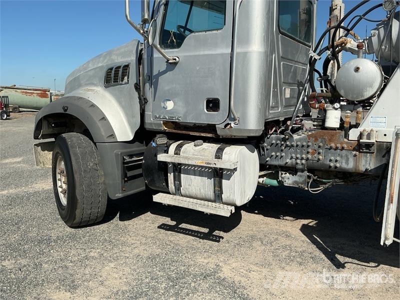 Mack GU713 6x4 Mixer Truck Avtomešalci za beton