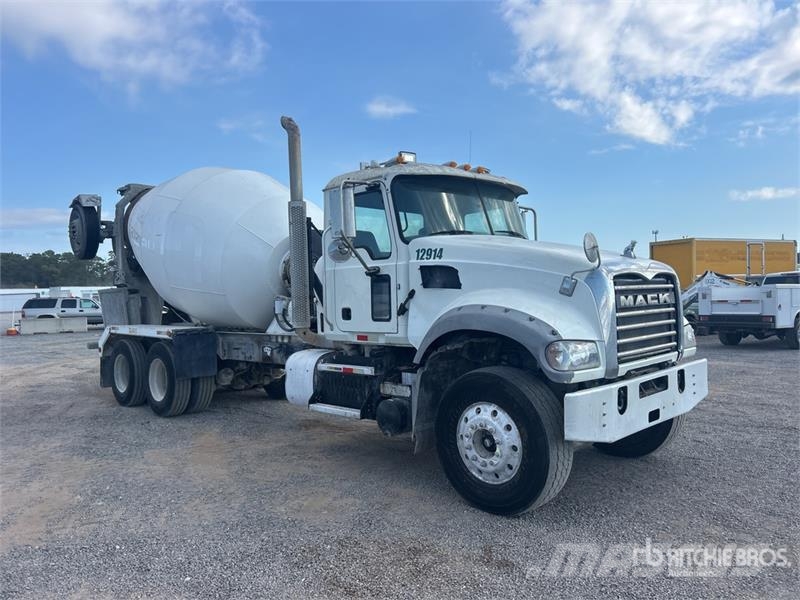 Mack GU713 8x4 Mixer Truck 콘크리트 믹서트럭