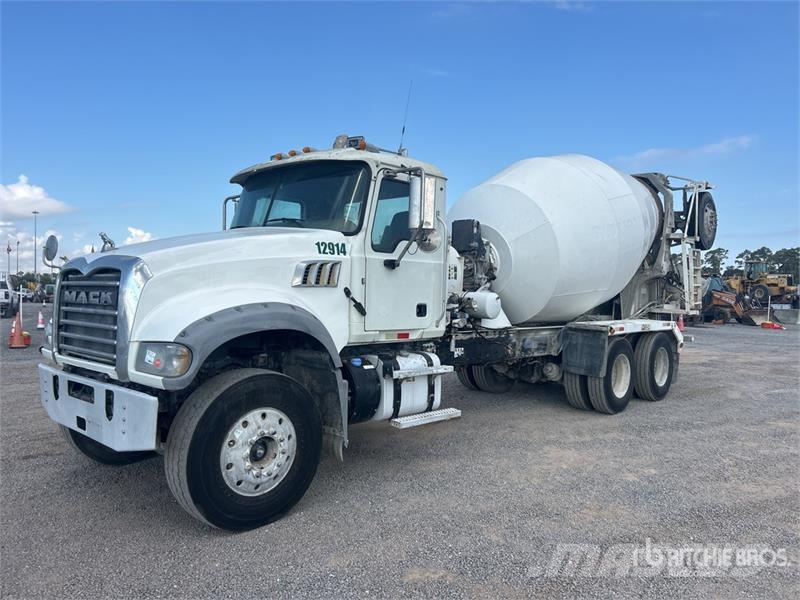 Mack GU713 8x4 Mixer Truck 콘크리트 믹서트럭