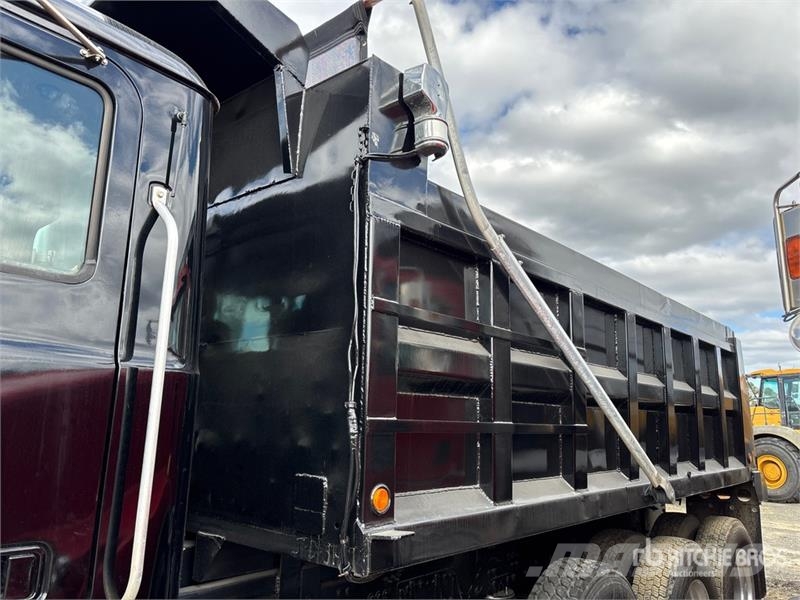 Mack GU713 Granite 8x4 Tri/A Dump Truck Kipper