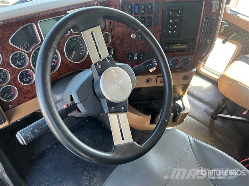 Mack GU713 Granite 8x4 Tri/A Dump Truck Autobasculanta