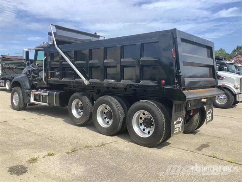 Mack GU713 Granite 8x4 Tri/A Dump Truck 傾卸式卡車