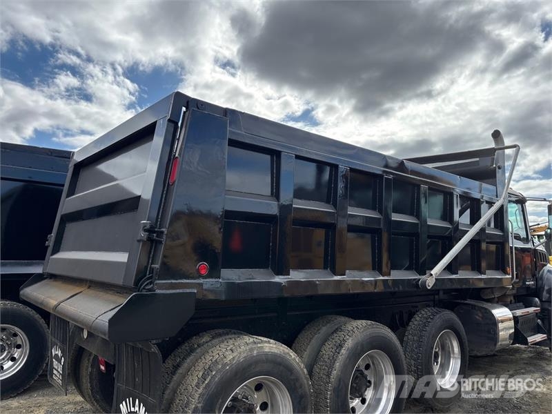 Mack GU713 Granite 8x4 Tri/A Dump Truck Kipper