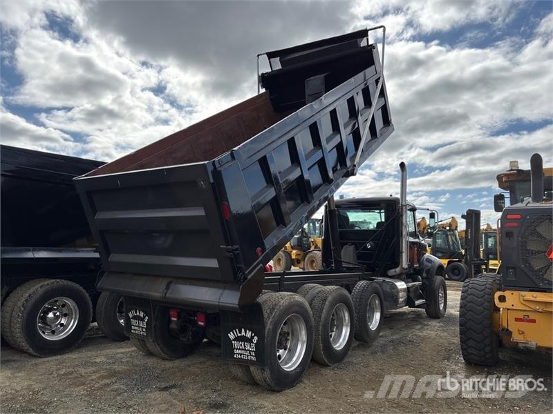 Mack GU713 Granite 8x4 Tri/A Dump Truck Kipper