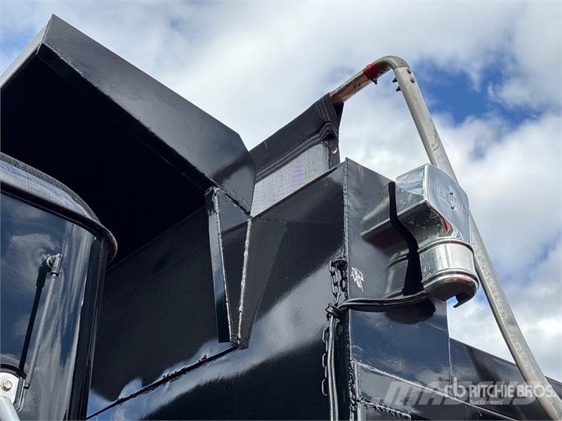 Mack GU713 Granite 8x4 Tri/A Dump Truck Kipper