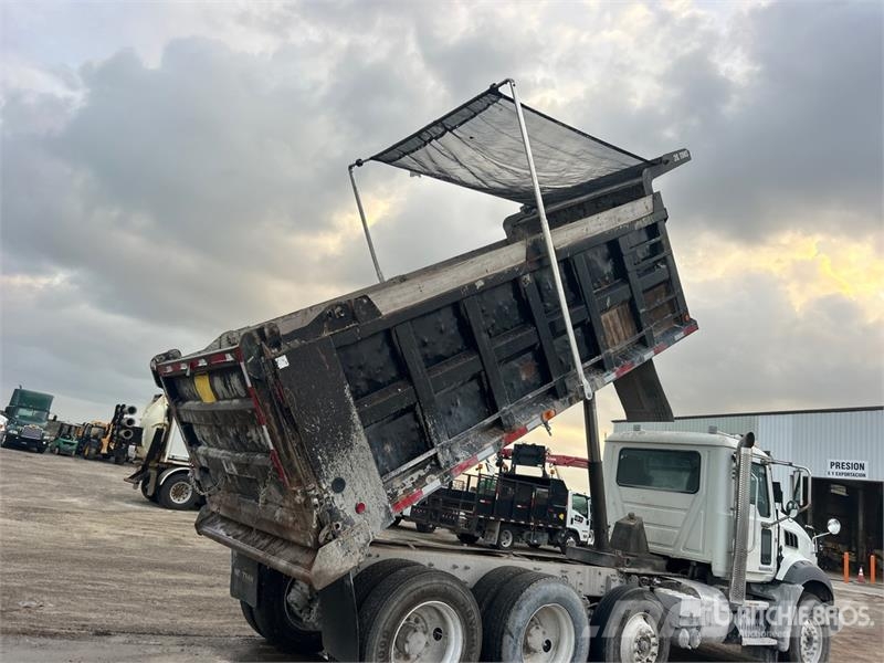 Mack GU813 Camion ribaltabili