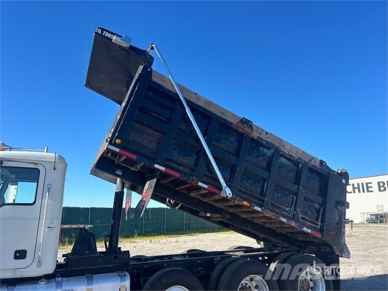 Mack GU813 Sora- ja kippiautot