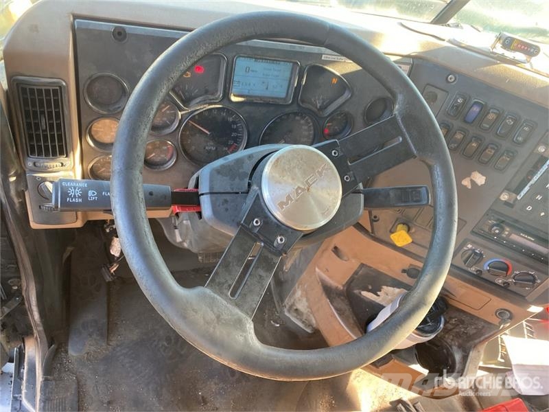 Mack GU813 Kiper tovornjaki
