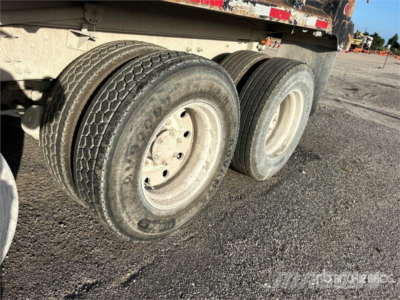 Mack GU813 Tipper trucks