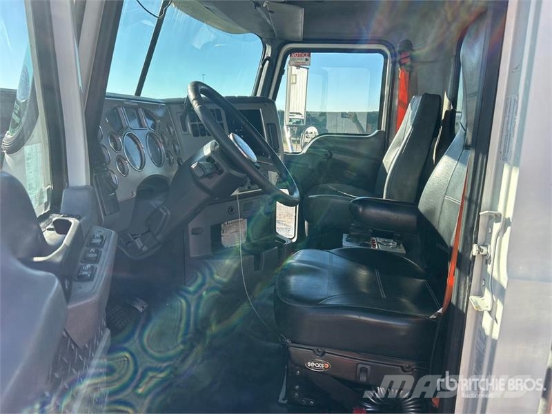 Mack GU813 Sora- ja kippiautot