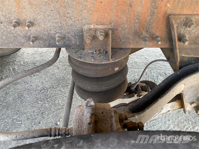 Mack GU813 Kipper
