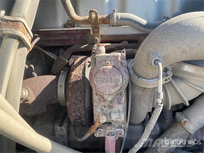 Mack GU813 Kipper